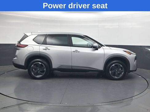 Used 2025 Nissan Rogue SV AWD/4WD image 3