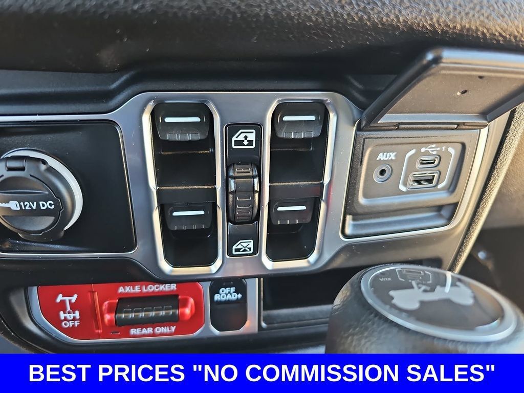 Used 2024 Jeep Wrangler Unlimited AWD/4WD image 27
