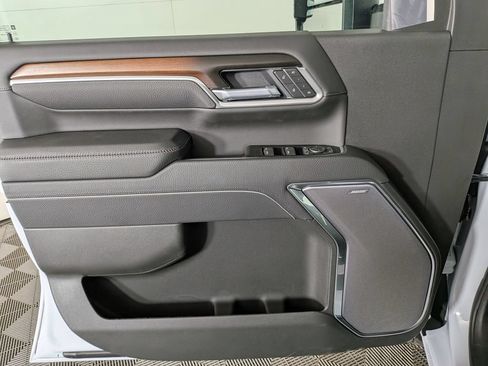 New 2026 GMC Sierra 2500 Denali w/ Denali Reserve Package AWD/4WD image 14
