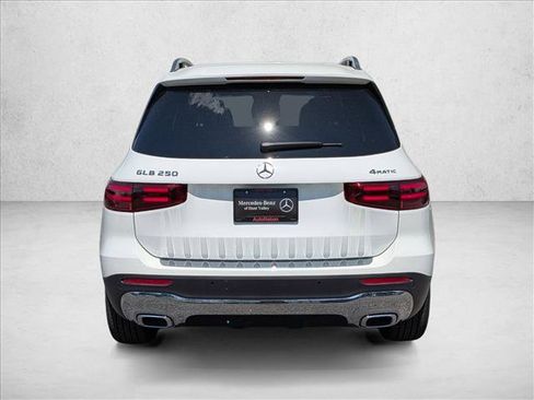 New 2026 Mercedes-Benz GLB 250 4MATIC image 8