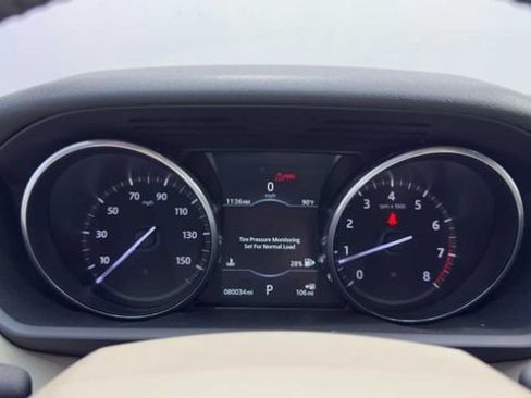 Used 2017 Land Rover Discovery SE AWD/4WD image 25