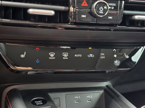 New 2026 Nissan Kicks SR AWD/4WD image 19