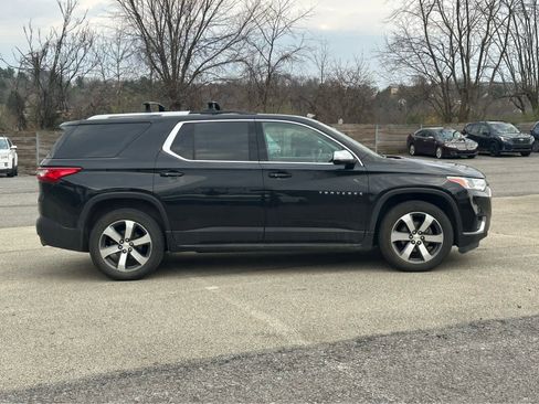 Used 2018 Chevrolet Traverse LT w/ LPO, 'HIT The Road' Package image 8