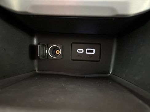 Used 2022 GMC Acadia SLE image 57