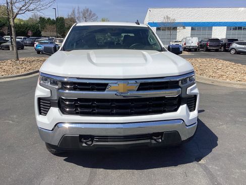 Used 2024 Chevrolet Silverado 1500 LT image 3