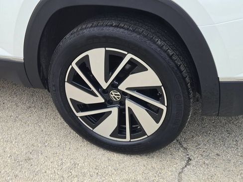 Used 2024 Volkswagen Atlas SEL AWD/4WD image 15
