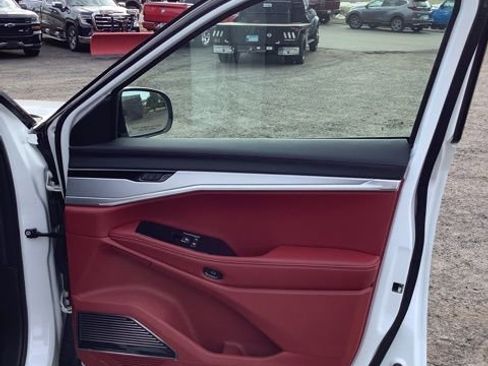 Used 2024 Jeep Wagoneer Launch Edition image 17