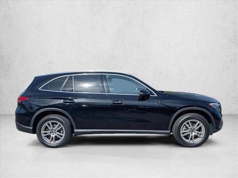 Used 2023 Mercedes-Benz GLC 300 4MATIC image 4