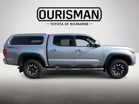 Used 2017 Toyota Tacoma TRD Off-Road w/ Tow Package (A/T) AWD/4WD image 8