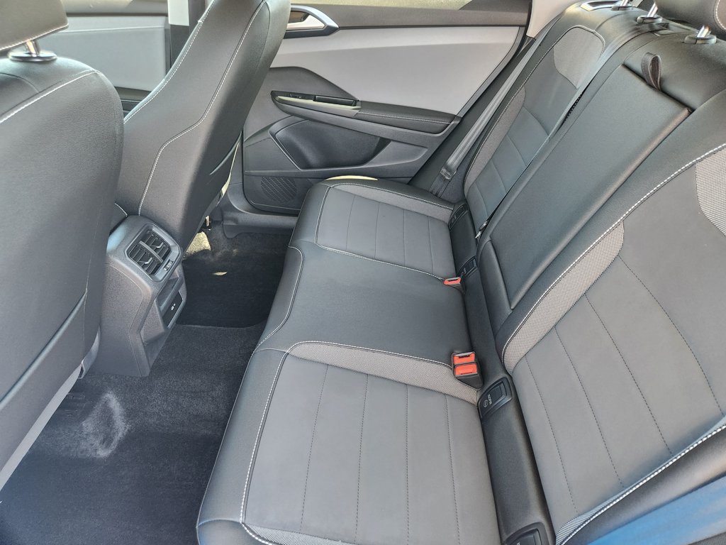 Used 2024 Volkswagen Taos SE AWD/4WD image 19