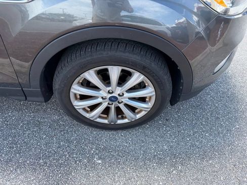 Used 2017 Ford Escape Titanium FWD image 4
