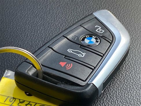 Used 2024 BMW 330i xDrive Sedan w/ Convenience Package image 23