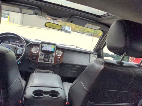 Used 2015 Ford F250 Lariat w/ Lariat Ultimate Package image 28