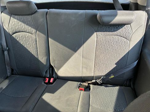 Used 2011 GMC Acadia SLE FWD image 13