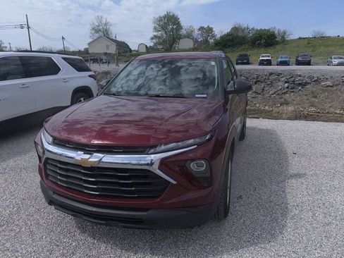 Used 2024 Chevrolet TrailBlazer LS w/ LS Convenience Package image 2