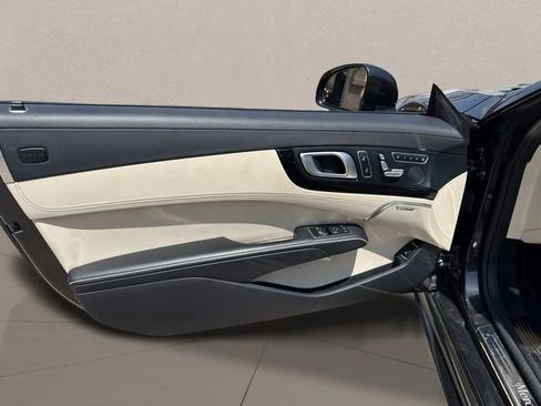 Used 2020 Mercedes-Benz SL 550 image 6