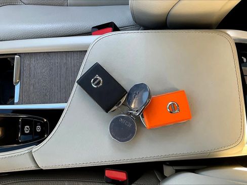 Used 2024 Volvo XC90 T8 Plus image 14