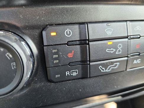 Used 2015 Ford F150 XLT w/ Equipment Group 302A Luxury AWD/4WD image 55