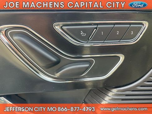 Used 2022 Lincoln Corsair AWD w/ Premium Package image 23