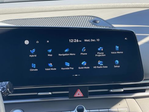 Certified 2024 Hyundai Elantra Blue image 11