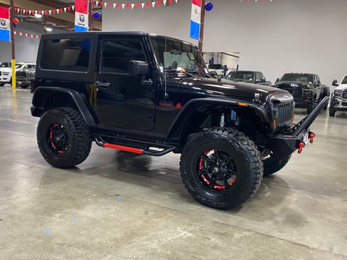 Used 2011 Jeep Wrangler Sport w/ Black Appearance Group AWD/4WD image 8