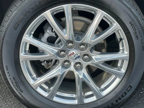 Used 2024 Buick Enclave Essence w/ Experience Buick Package AWD/4WD image 8
