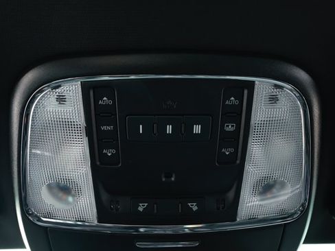 Used 2023 Chrysler 300 S w/ Comfort Group RWD image 18