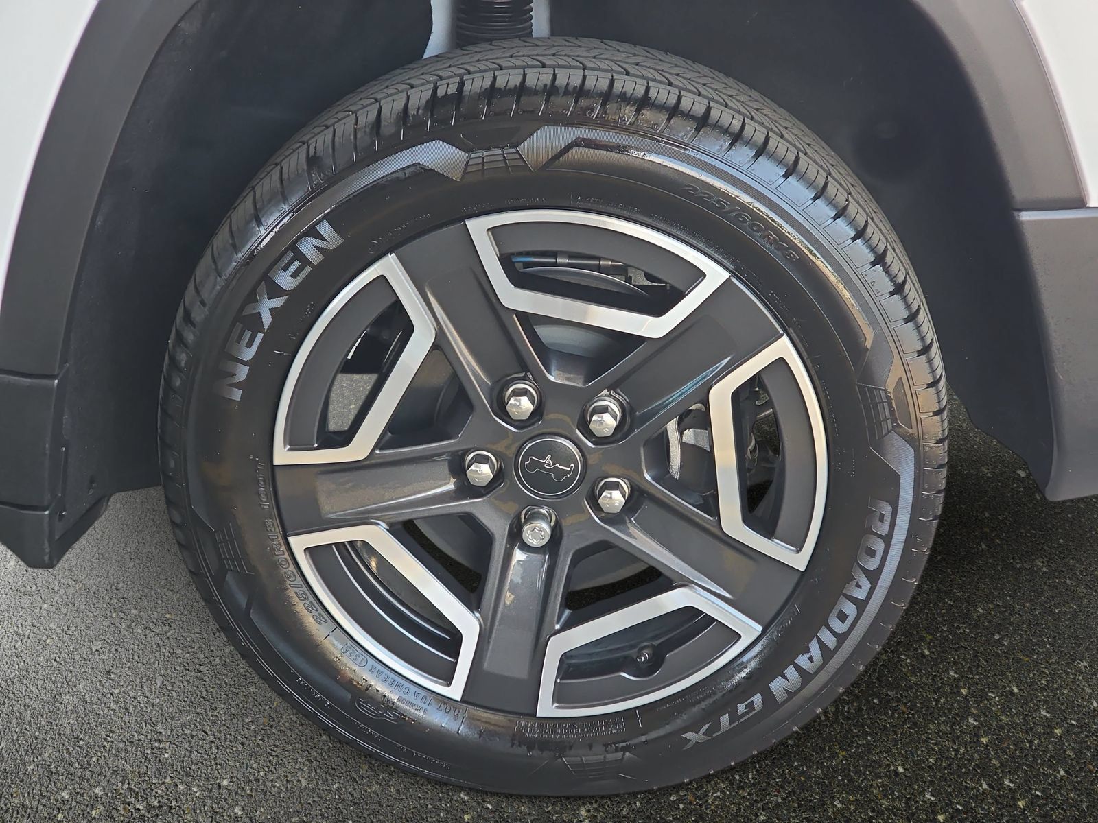 Used 2026 Jeep Cherokee Laredo AWD/4WD image 34