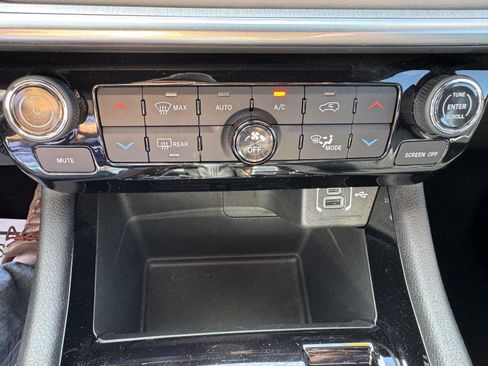 Used 2025 Jeep Compass Limited AWD/4WD image 21
