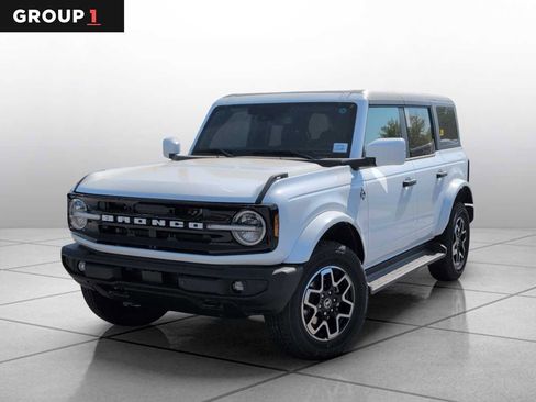 New 2026 Ford Bronco Outer Banks AWD/4WD image 1