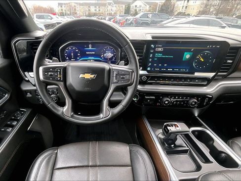 Used 2024 Chevrolet Silverado 1500 High Country w/ Z71 Off-Road Package image 5