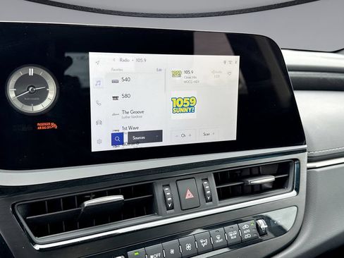 Used 2025 Lexus ES 350 w/ Premium Package FWD image 23