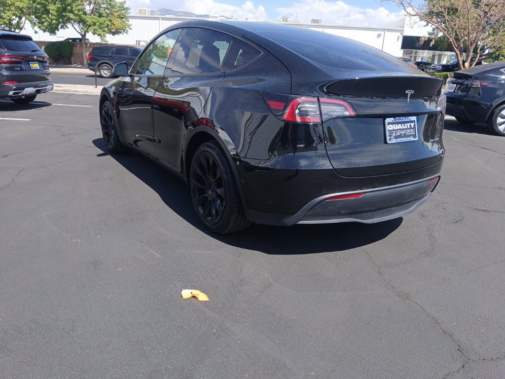 Used 2021 Tesla Model Y Long Range AWD/4WD image 2