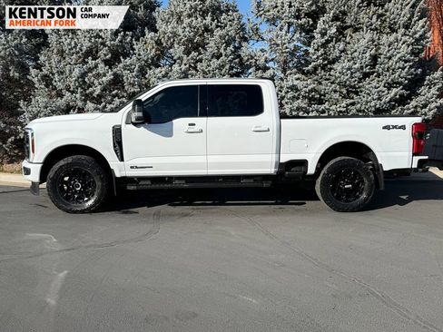 Used 2025 Ford F250 Lariat w/ Black Appearance Package image 4