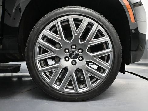 Used 2025 GMC Yukon Denali Ultimate image 18