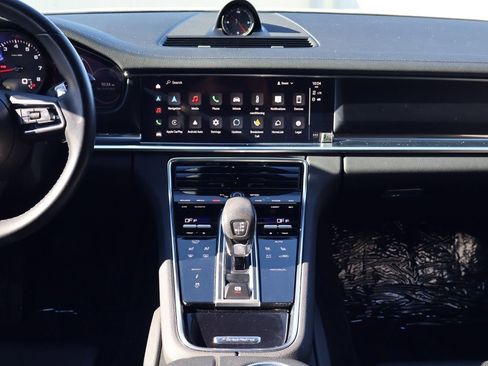Certified 2022 Porsche Panamera Platinum Edition image 21