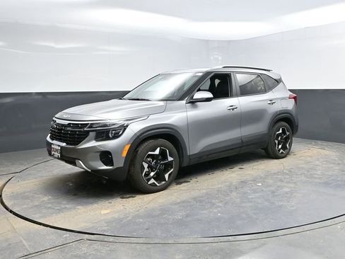 Used 2025 Kia Seltos S image 5