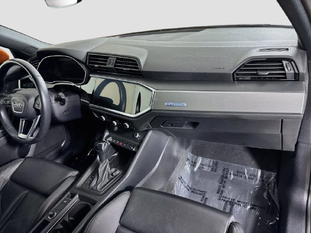 Used 2023 Audi Q3 2.0T Premium Plus w/ Premium Plus Package AWD/4WD image 30