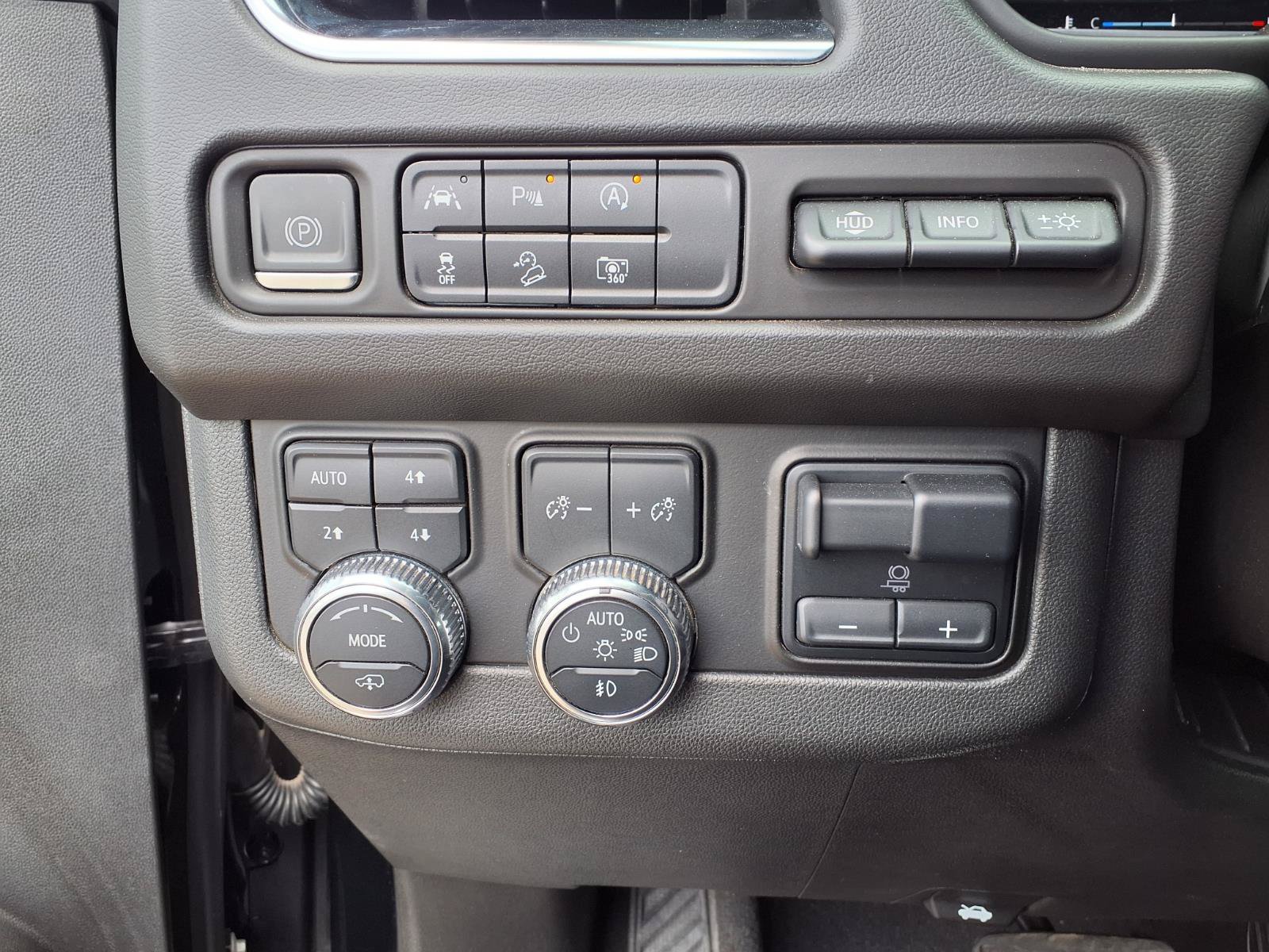 Used 2023 GMC Yukon AT4 AWD/4WD image 25
