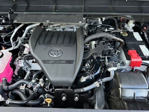 Used 2024 Toyota Highlander XSE FWD image 25