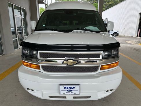 Used 2020 Chevrolet Express 2500 w/ Enhanced Convenience Package RWD image 10