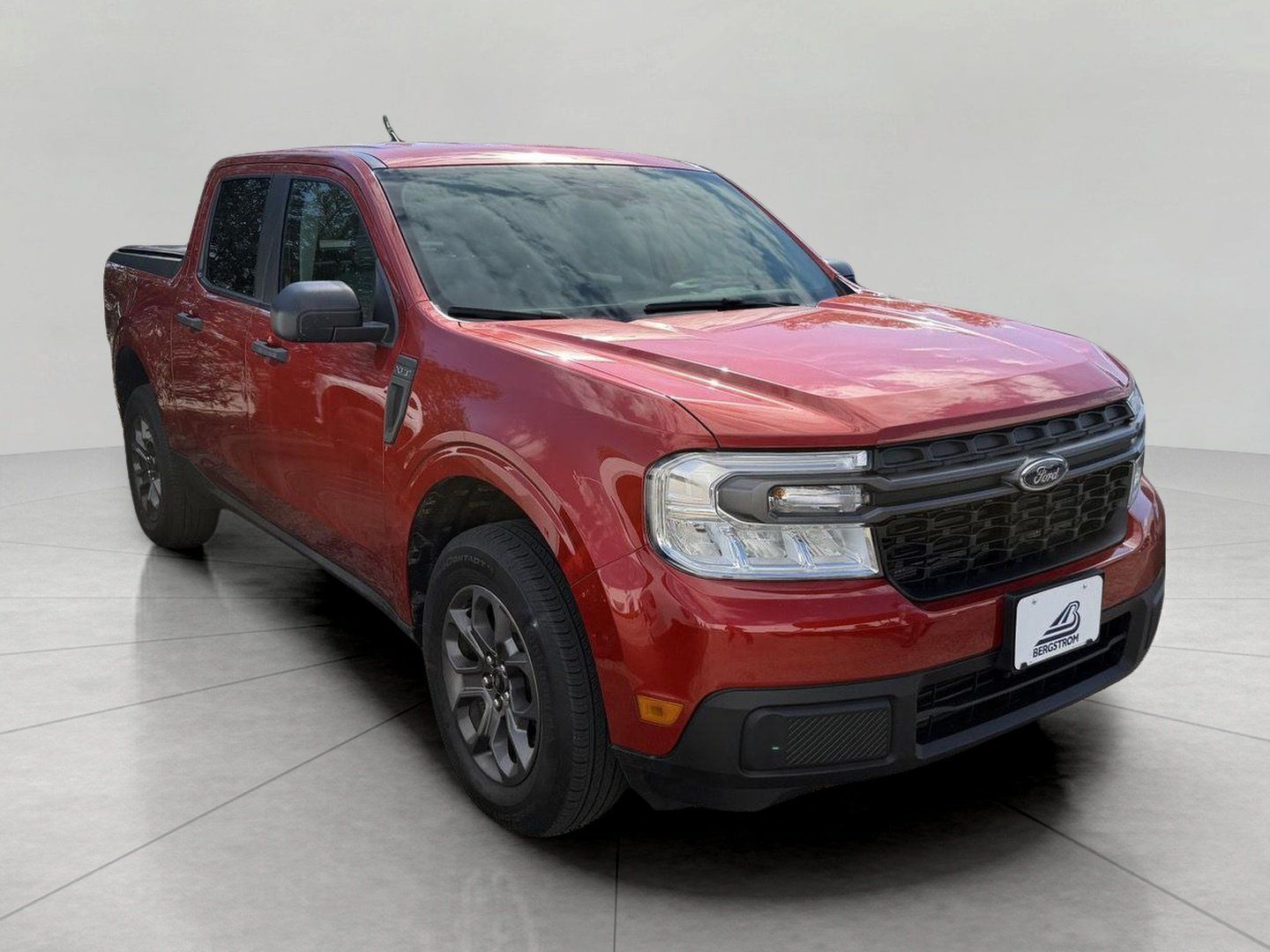 Used 2023 Ford Maverick XLT FWD image 1