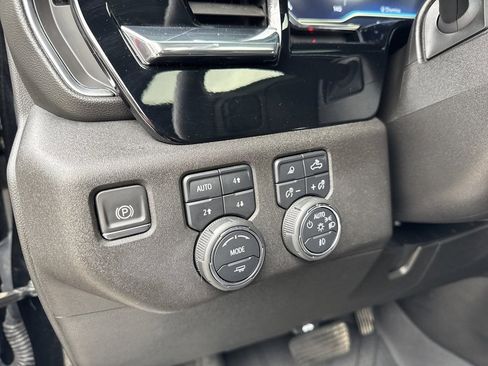 Used 2024 Chevrolet Silverado 2500 High Country image 13