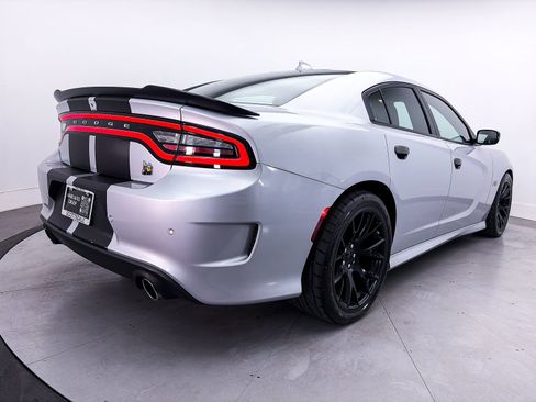 Used 2022 Dodge Charger Scat Pack RWD image 17
