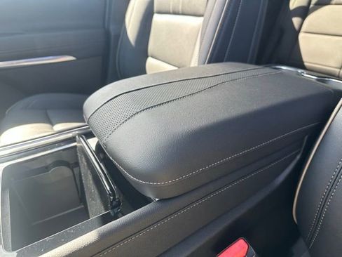 New 2026 Chevrolet Traverse High Country w/ LPO, Floor Liner Package AWD/4WD image 12