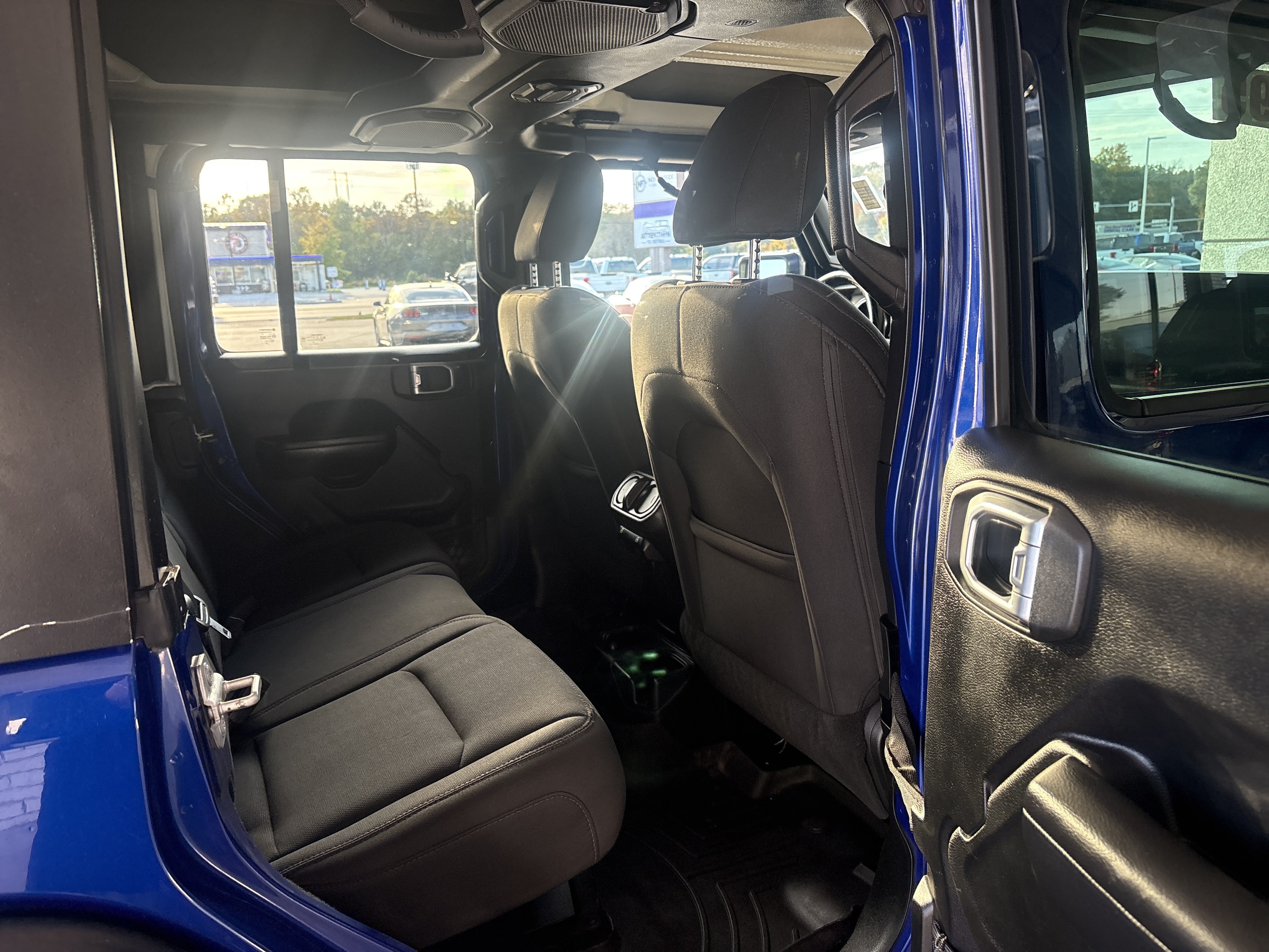 Used 2018 Jeep Wrangler Unlimited Sport S AWD/4WD image 7