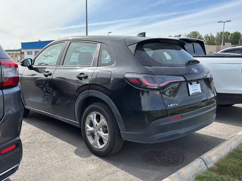Certified 2023 Honda HR-V LX image 3