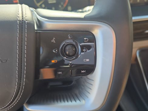 Used 2025 INFINITI QX80 Sensory AWD/4WD image 18