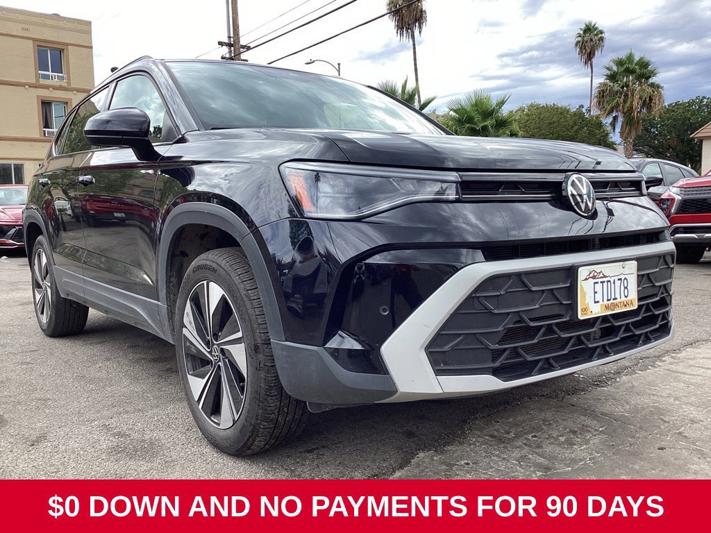 Used 2025 Volkswagen Taos SE AWD/4WD image 2