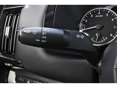 Used 2024 Nissan Pathfinder SV FWD image 21